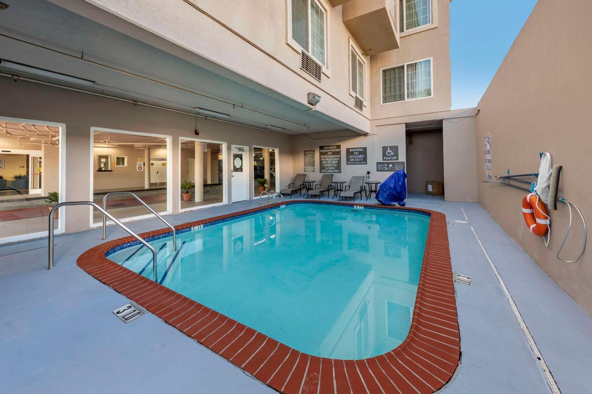 Comfort Inn & Suites Near Universal - N Hollywood - Burbank Los Angeles Kültér fotó
