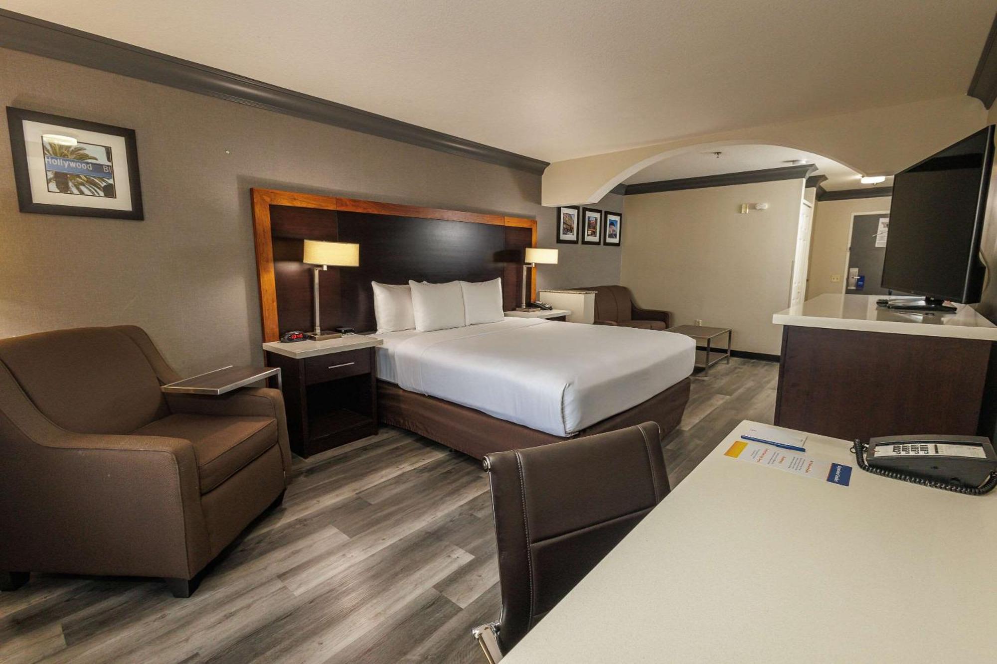 Comfort Inn & Suites Near Universal - N Hollywood - Burbank Los Angeles Kültér fotó