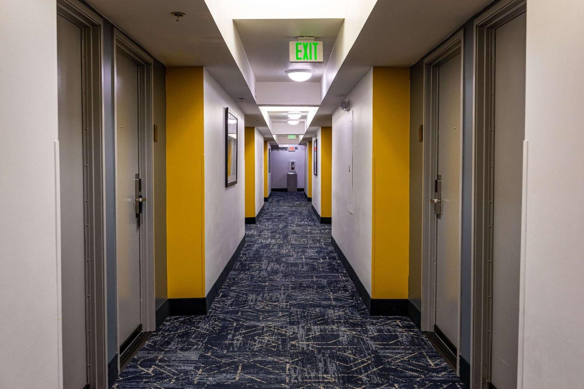 Comfort Inn & Suites Near Universal - N Hollywood - Burbank Los Angeles Kültér fotó